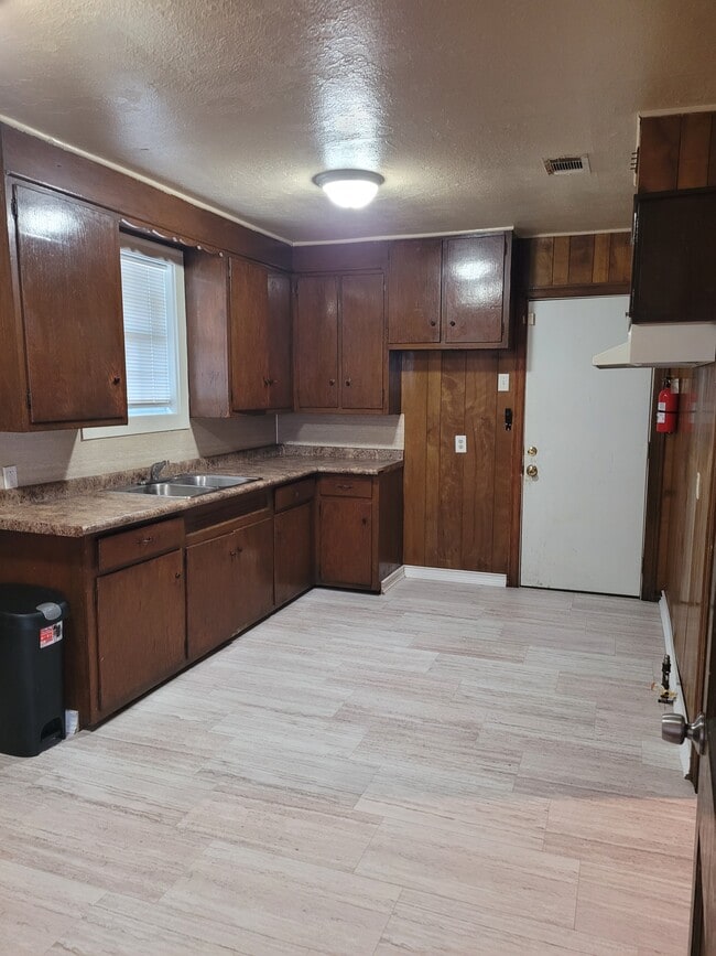 Photo - 4374 Monroe Ave