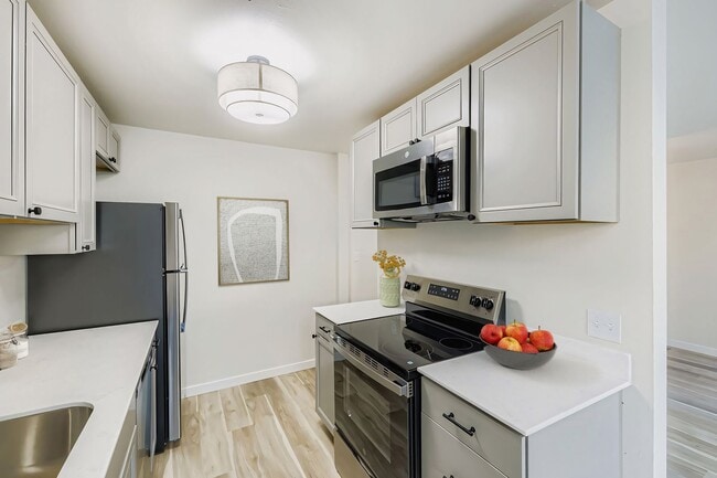 Photo - Beautifully Renovated 1 & 2 Bedroom Apartments in Lynnwood!