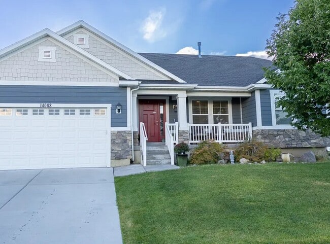 Building Photo - 14088 Maria Way