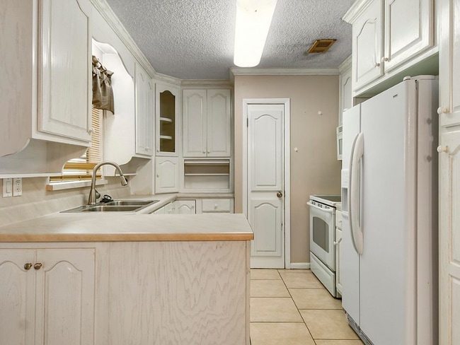 Photo - 106 Moody Dr