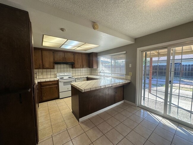 Photo - 1175 E Edison St