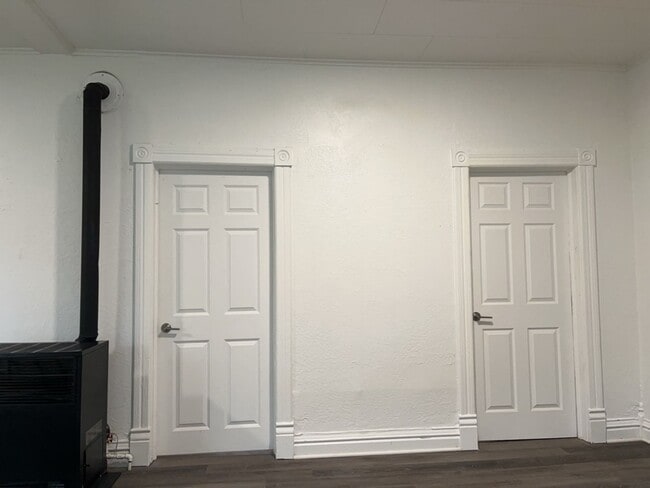 Photo - 3 Bedroom Home for Rent, New kitchen, windows, flooring, and lights!