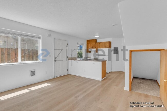 Photo - 1526 NE 68th Ave