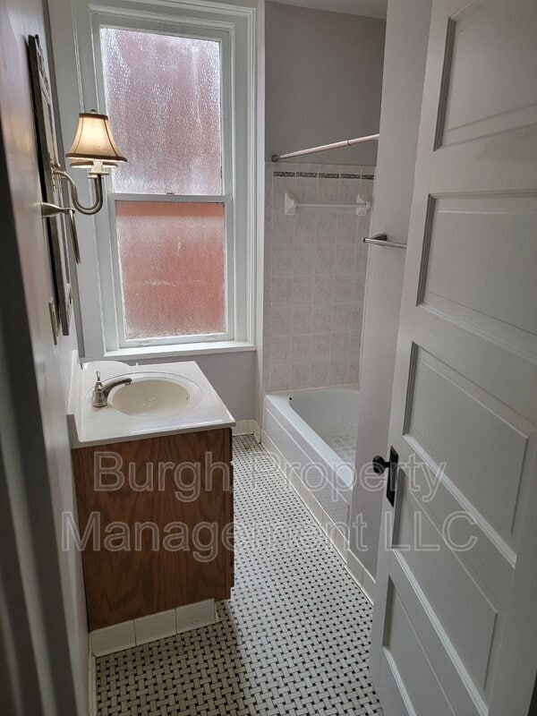 Photo - 35 W Main St Unit 5