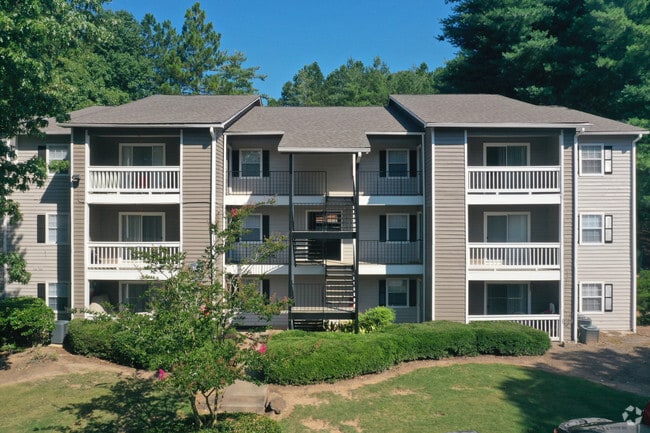 Exterior - Lake Crossing Apartment Homes