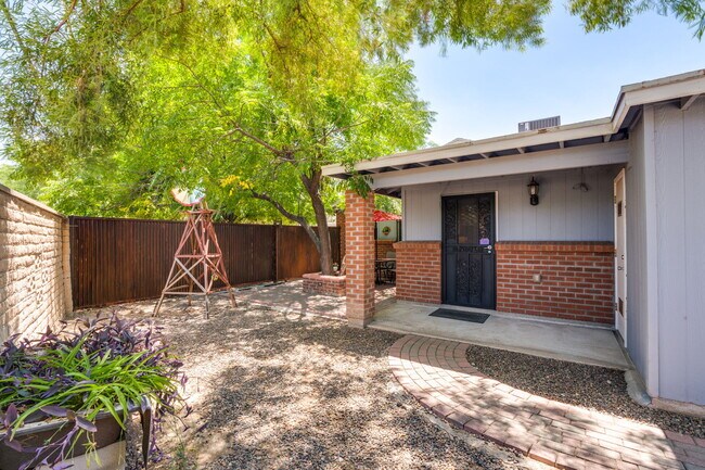 Photo - 2724 N Gill Ave