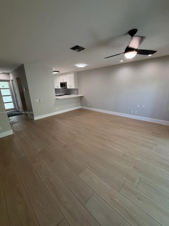 Photo - 101 NE 8th Ave