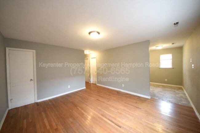 Photo - 6252 Edward St