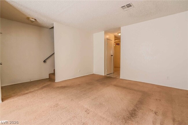 Photo - 566 Kristin Ln