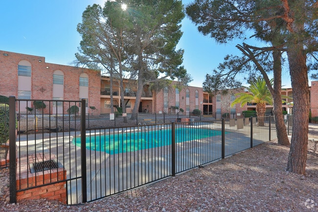 Photo - Desert Ridge Apartments