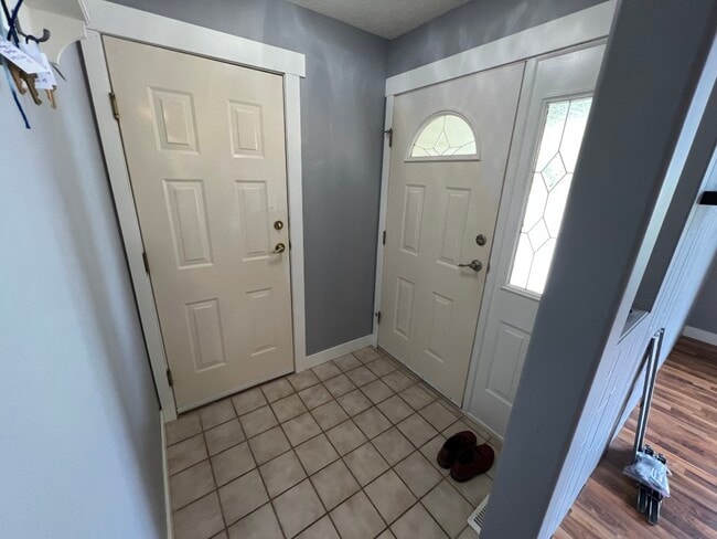 Photo - 1158 Cloke Rd