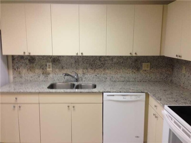 Building Photo - 6542 Via Regina