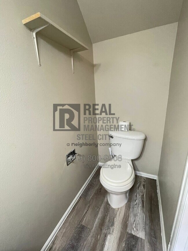 Photo - 1 Castle Royal Dr