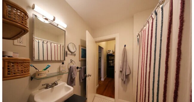 Photo - 1728 Beacon St Unit #1