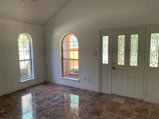 Photo - 4722 Woodside St