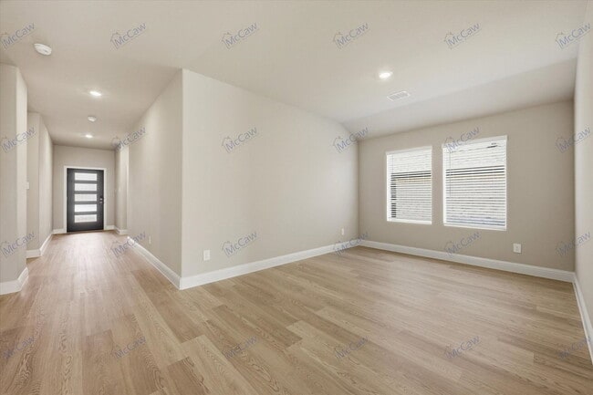 Photo - 811 London Town Ln