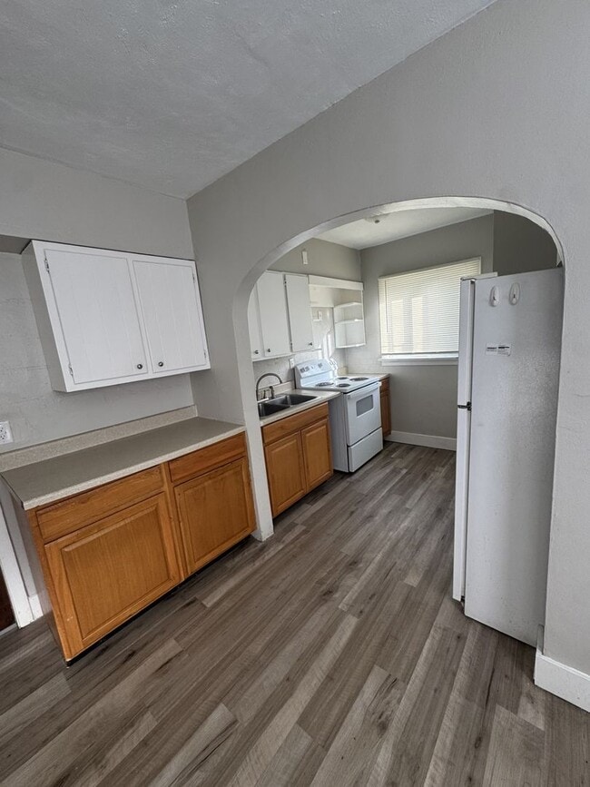 Photo - Welcome to this charming 2-bedroom, 1-bathroom home located in Dayton, OH*