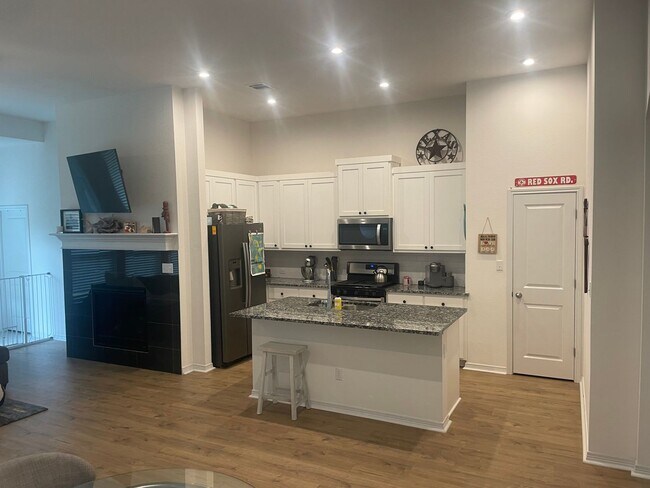 Photo - Gorgeous 3 Bed 2 Bath Home in La Cima with Fenced Yard!