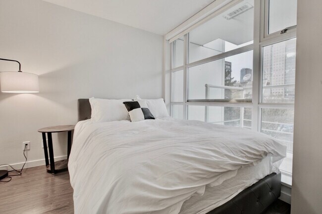 Photo - 161 W Georgia St Unit ID1345525P