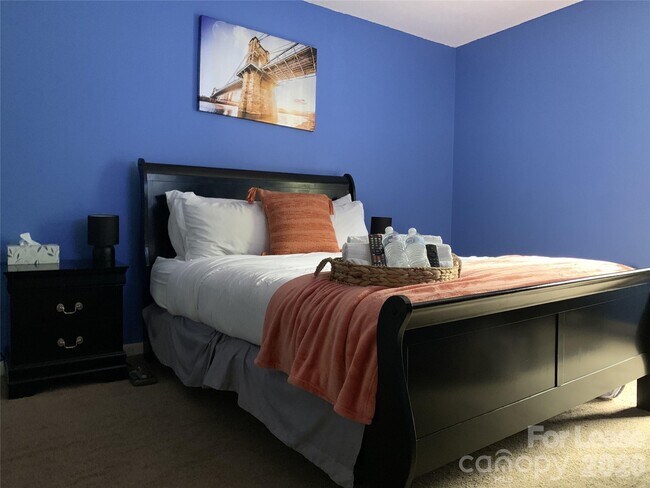 Photo - 500 Umstead Dr