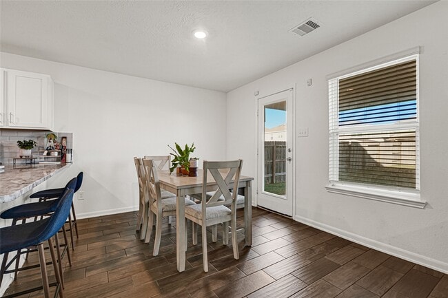 Photo - 5238 Tall Tower St