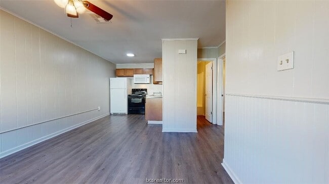 Photo - 206 Lynn Dr Unit B