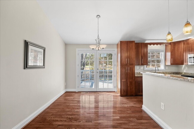 Photo - Available Now – Renovated 5BR / 3BA Home in Quiet Sterling Cul-de-Sac