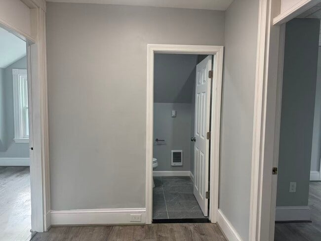 Building Photo - 43 Bradley St Unit 2