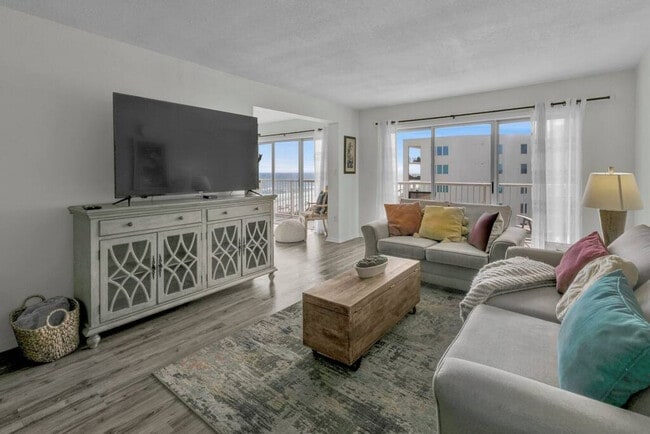 Building Photo - 790 Santa Rosa Blvd