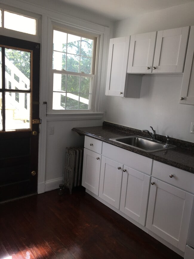 Photo - 4135 Roland Ave Unidad 2C