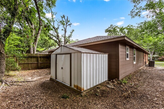 Photo - 112 April Wind Dr E