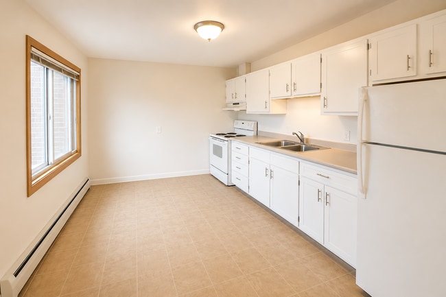 Photo - Lake Point Drive Apartments