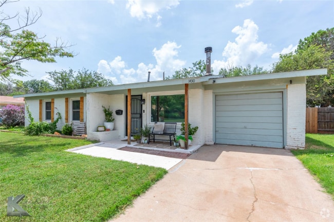 Building Photo - 1430 Westview Dr Rental