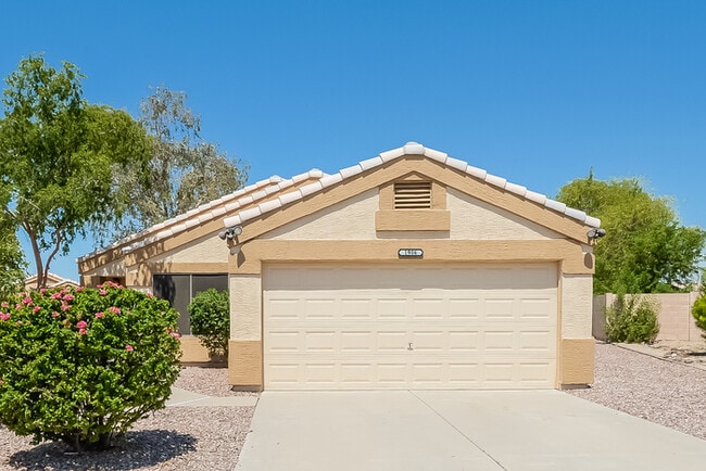 Building Photo - 1906 S Valley Dr Rental