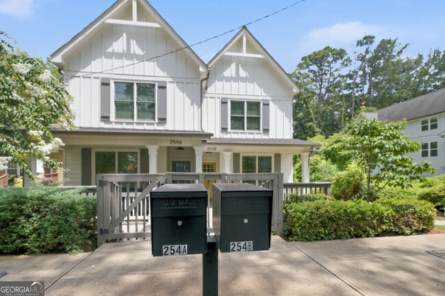 Photo - 254 Lamon Ave SE