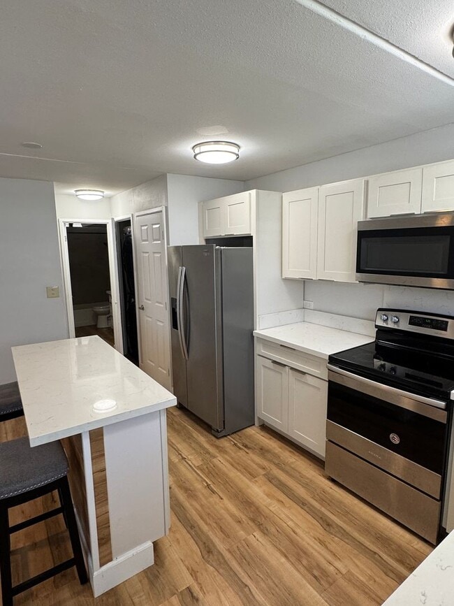 Photo - Lusitana Gardens 1 bed/1 bath/1 parking - Utilities included Unit 302