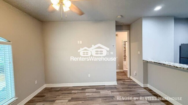 Photo - 7823 Gladstone St