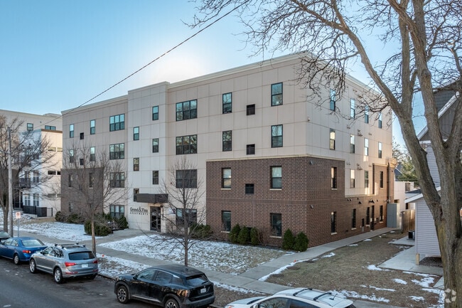 2140 Grand Ave
