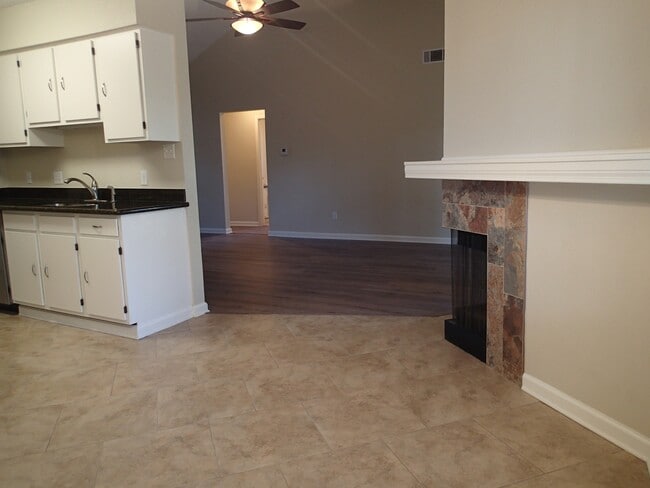 Photo - 671 Forest Loop