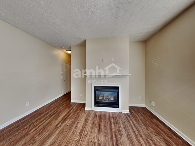 Photo - 408 Windcroft Cir NW