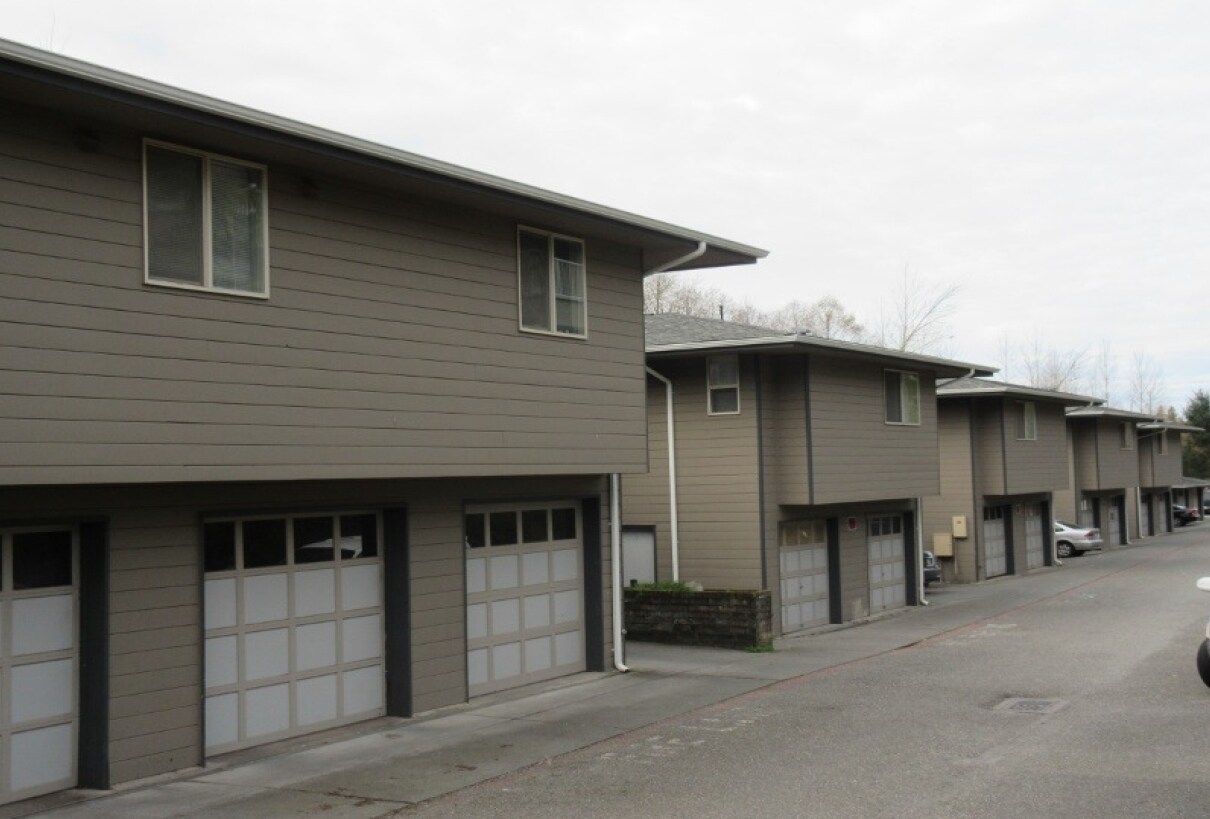 Portage Creek Apartments - Portage Creek Apartments