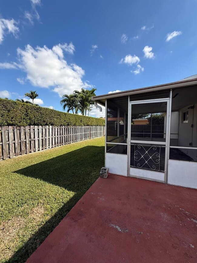 Photo - 9501 SW 62nd St