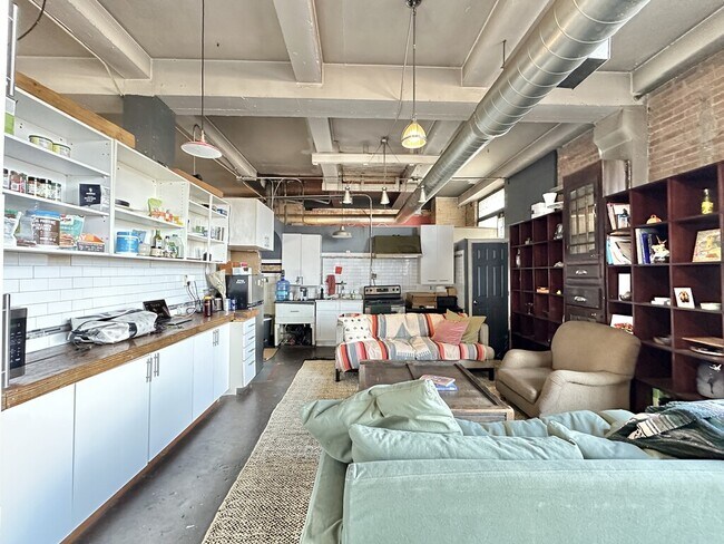 Photo - 3144 W Carroll Ave Unit H3