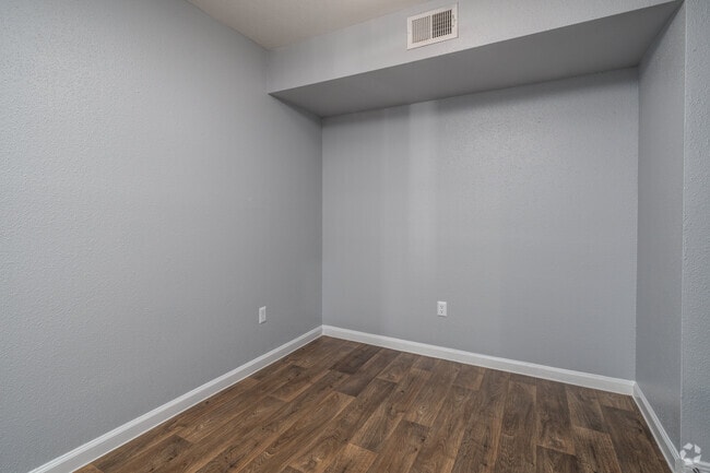 2BR, 2BA - 1,009SF - Dining Room - Waterside Apartments