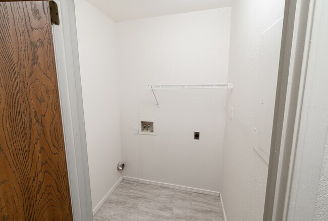 Laundry Area with Washer & Dryer Connections