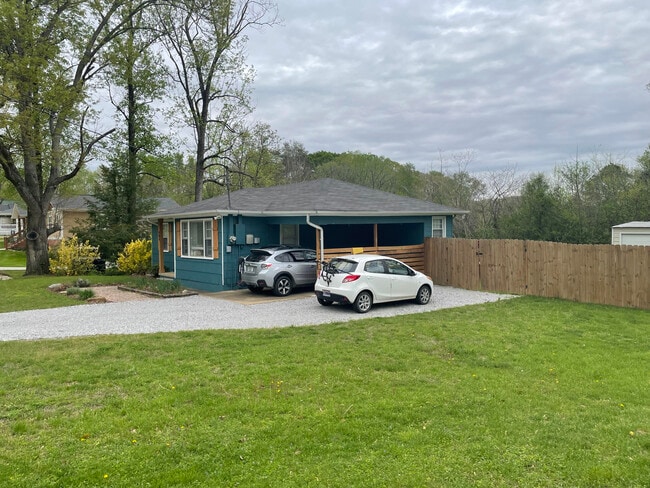 Photo - 404 Isbill Rd