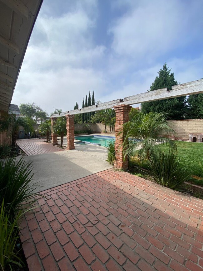 Photo - Pool Home in Ontario with Three Bedrooms