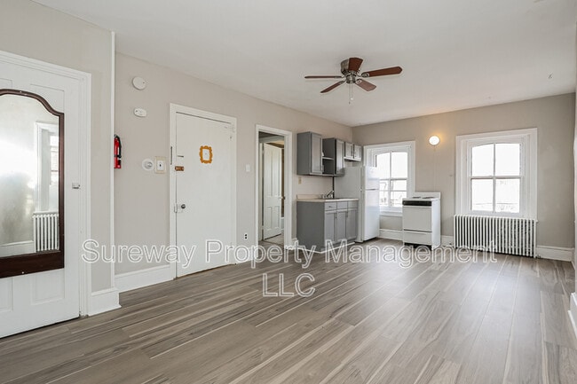 Photo - 212 E Broad St Unit 3