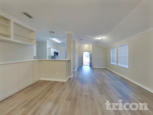 Photo - 143 Redbud Dr