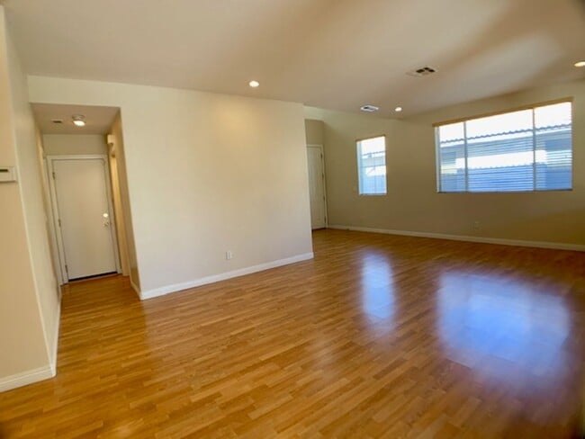 Photo - 9679 Ridgebluff Ave